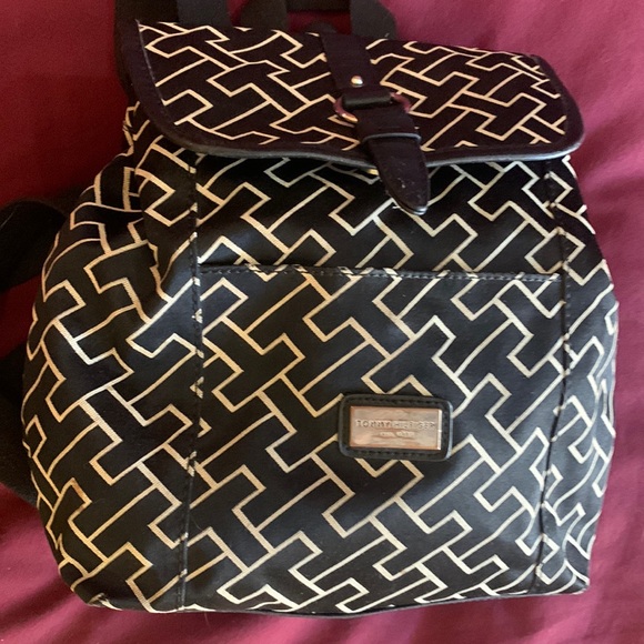 Tommy Hilfiger - Picture 1 of 7